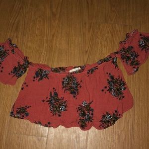 American Threads Crop top with sleeves